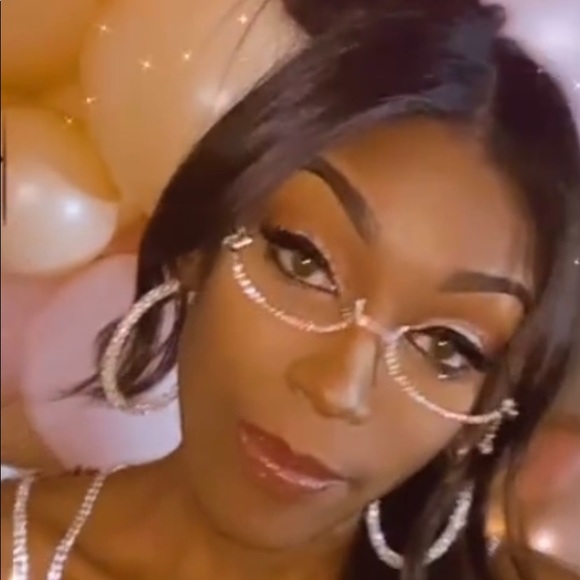 Meet your Posher, Charde - Picture 1 of 1